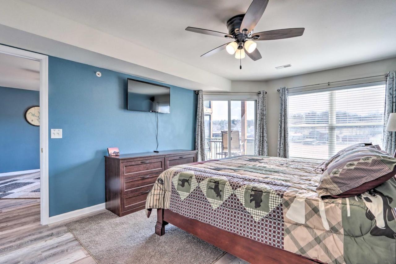 Step-Free Camdenton Condo With Boat Ramp, Dock, Slip Exterior photo